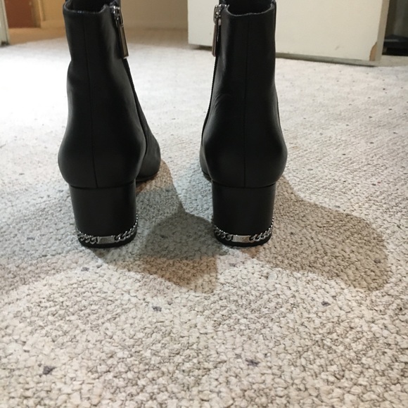 SOLD!! Michael Kors “Sabrina” Leather Ankle Boots. - Picture 3 of 11